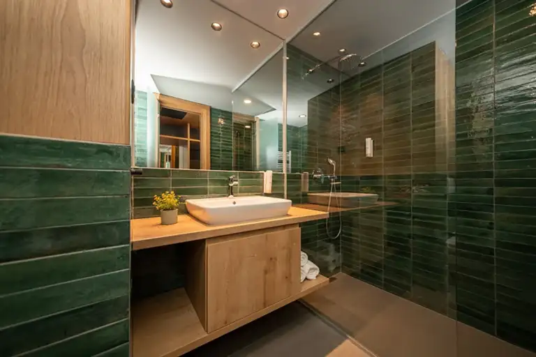 Nomad-bathroom